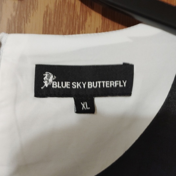 Elegant Colorblock Dress - White, Black, and Yellow - Picture 2 of 4